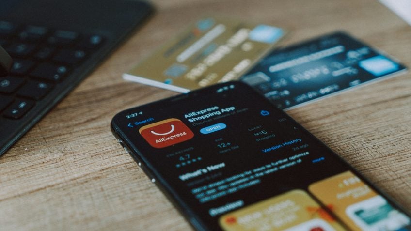 China ameaça retaliações e acusa UE de barreiras após multa ao AliExpress