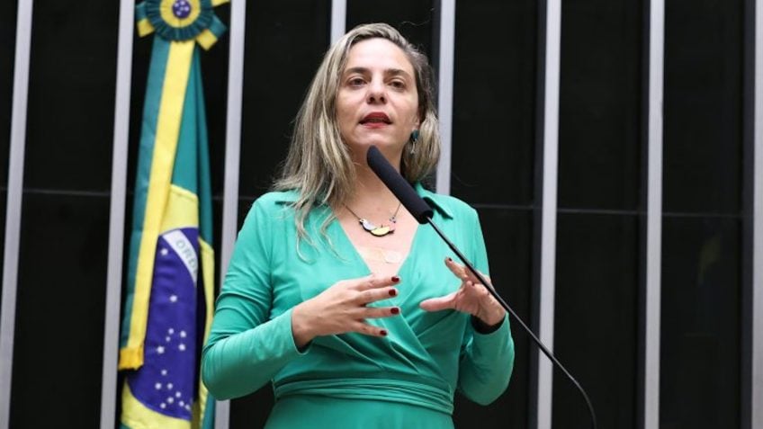 Comissão aprova 5% a mais na aposentadoria de mães que cuidam de filhos