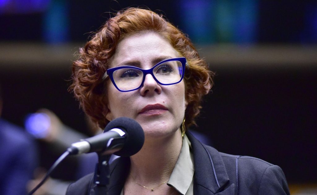 Corte da Itália analisa pedido de extradição da ex-deputada Carla Zambelli