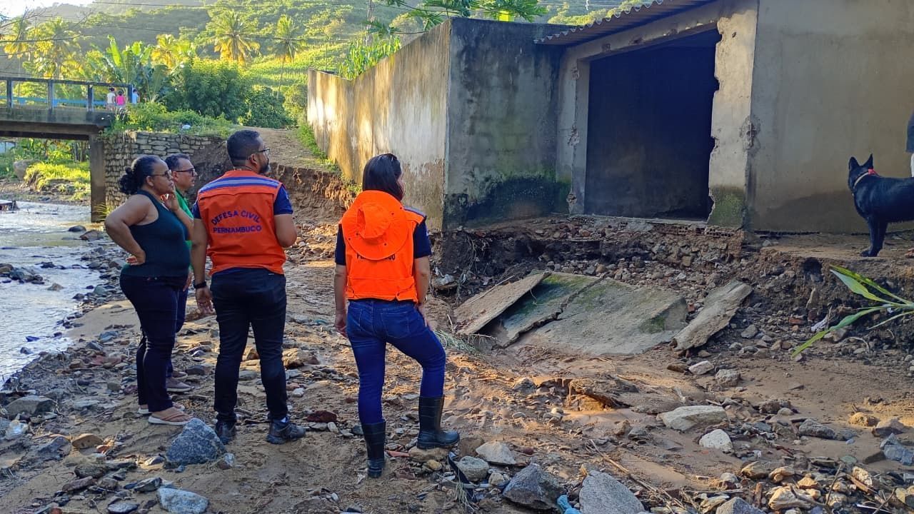 Defesa Civil do RS alerta para risco de inundações e pede atenção