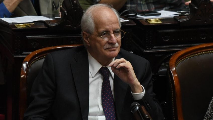 Deputado argentino solicita repúdio a declarações de Milei sobre Lula