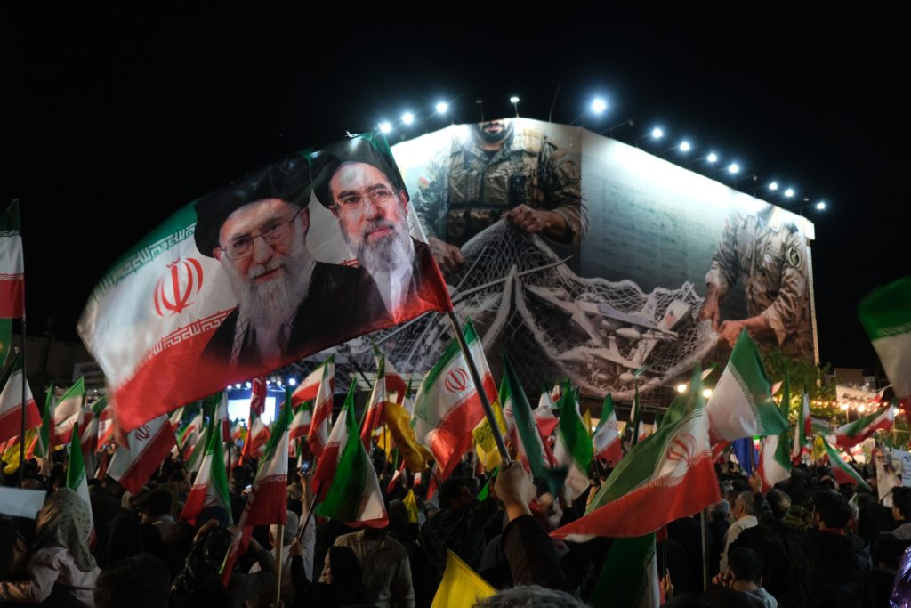 Dignitários de vários países participarão do funeral de Ali Khamenei