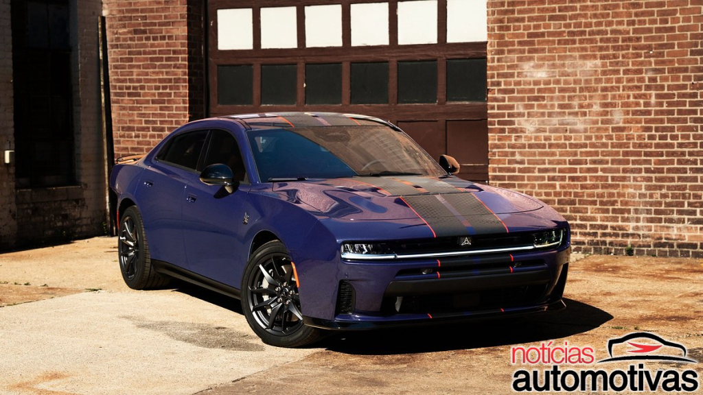 Dodge Charger comemora 60 anos com edição limitada Purple Haze