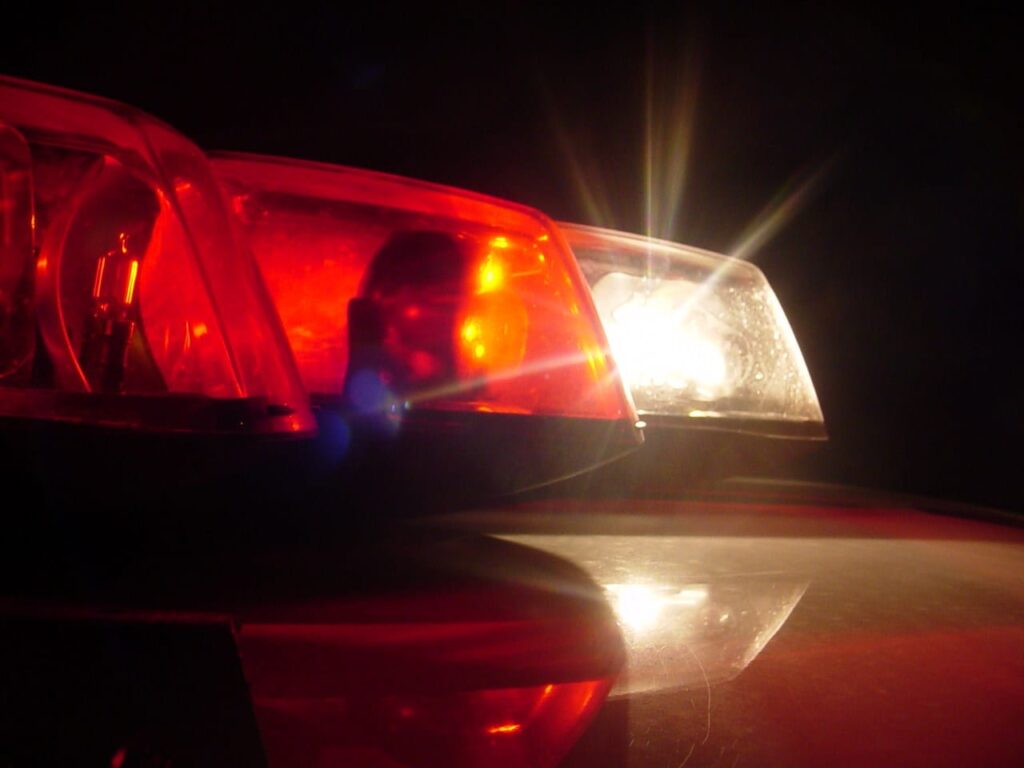 Dois homens são presos por tráfico de drogas em Aracaju e moto adulterada é apreendida