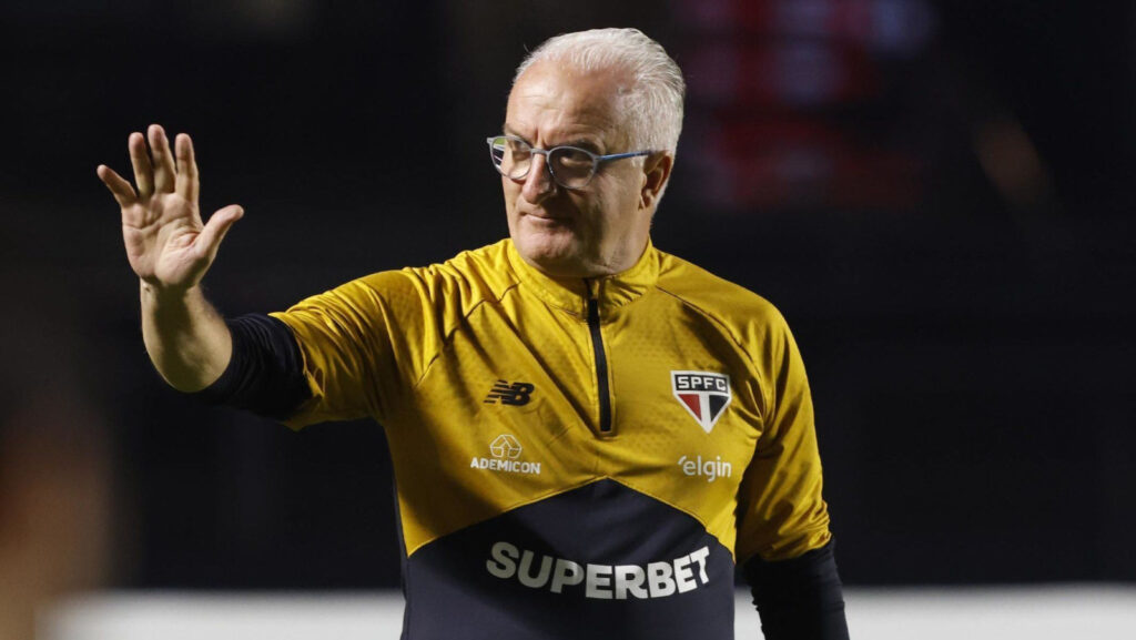 Dorival pressiona São Paulo: ‘Não podem usar crise como justificativa’