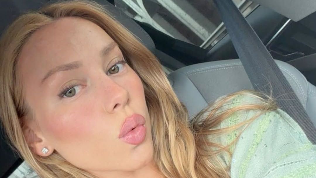 Ester Expósito e Mbappé passeiam por boutiques e jantam em Paris