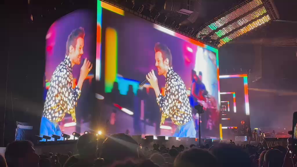 Fãs reagem a vídeo de Harry Styles após cancelamento de show em SP