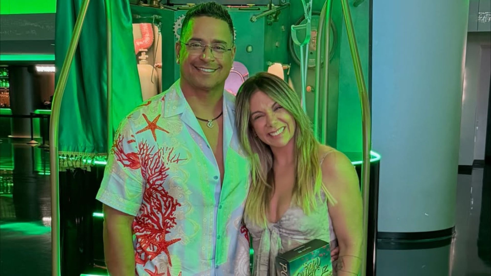 Filho de Xanddy faz ensaio de casamento fitness em academia e viraliza