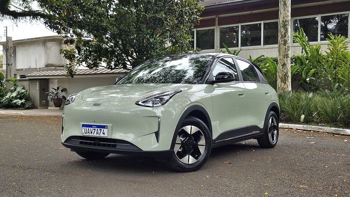 Geely reduz preços do EX2 e desafia BYD Dolphin Mini no mercado elétrico