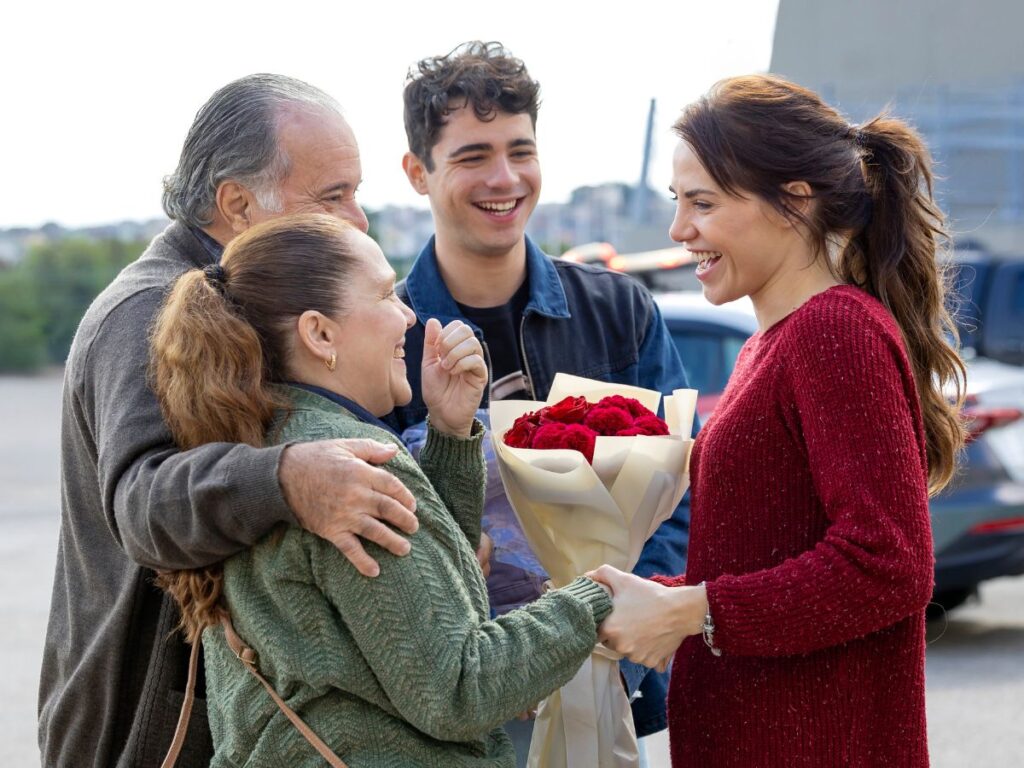 Globoplay inicia gravações de série teen com Clara Galinari no elenco