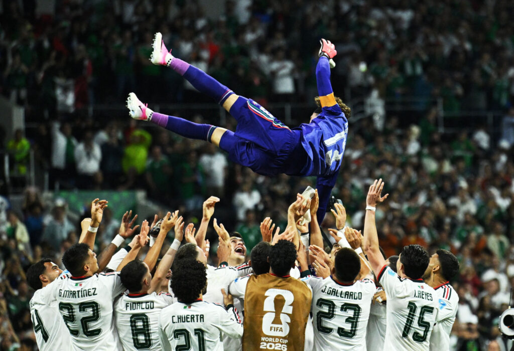 Goleiro Ochoa anuncia aposentadoria após carreira de mais de 20 anos