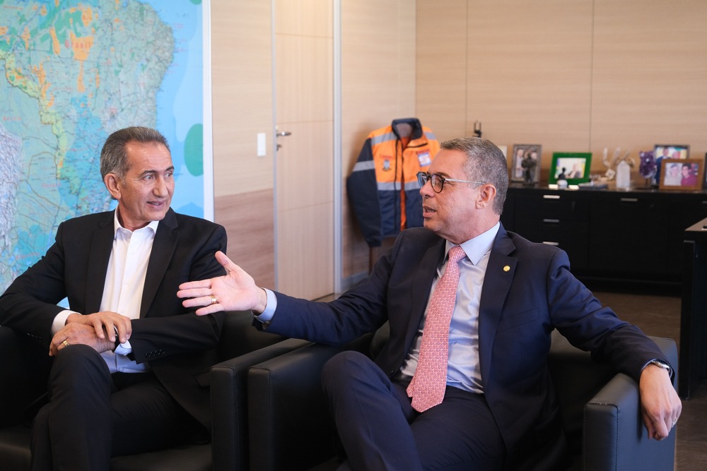 Governador se reúne com ministro para acelerar obras da Adutora do Leite