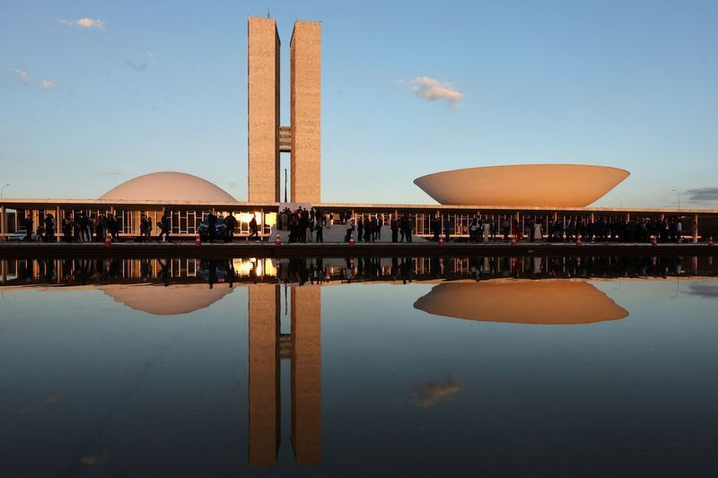 Governo inicia reuniões com setores sobre tarifas dos EUA impactando exportações