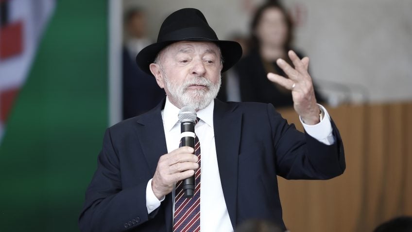 Governo Lula se posiciona contra tarifas dos EUA em nota oficial