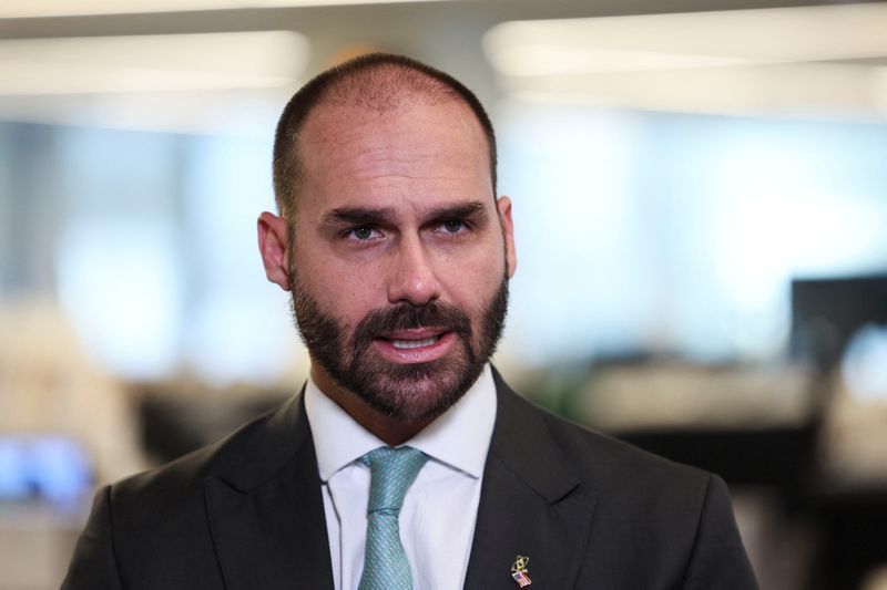 Green Card garante residência permanente a Eduardo Bolsonaro nos EUA