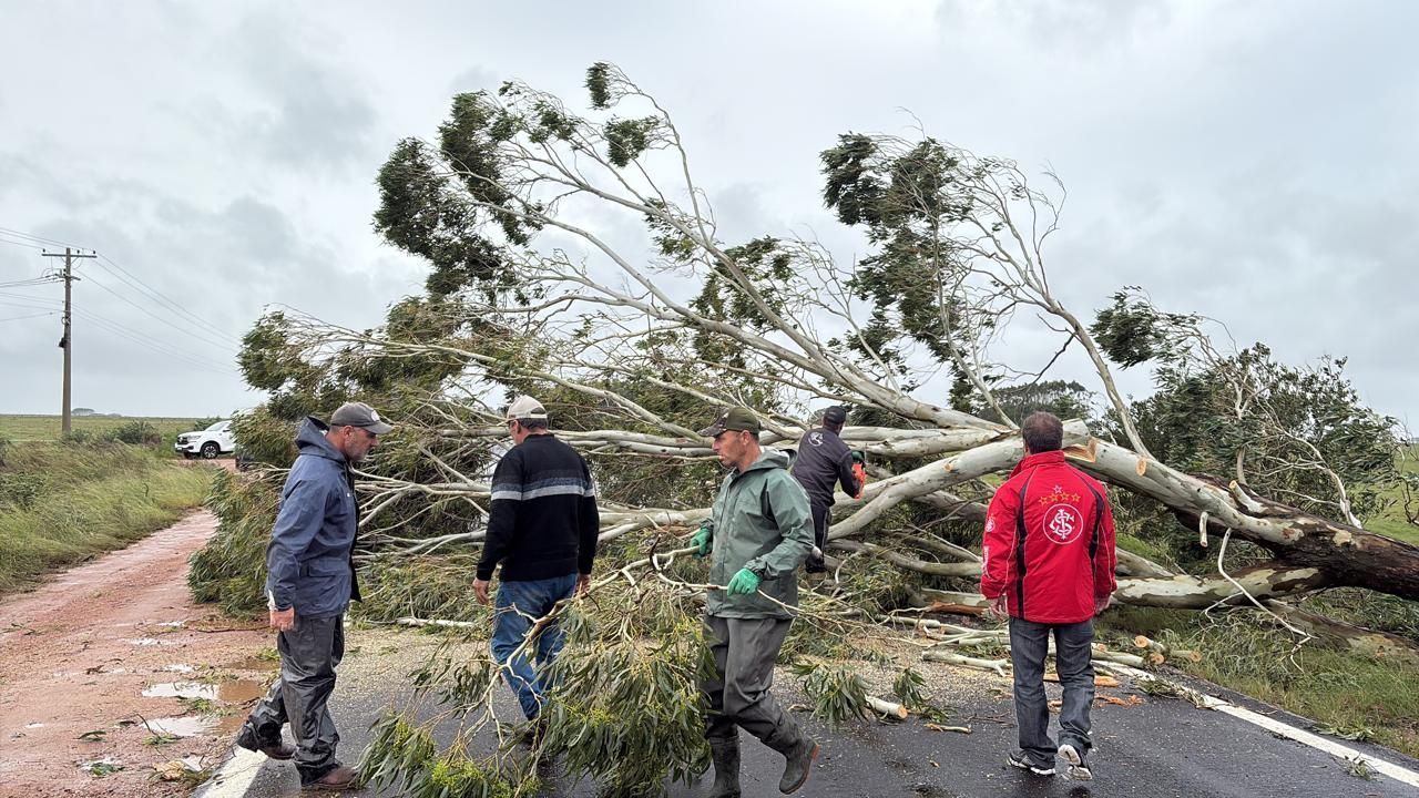 Guaíba sobe a 2,52 m e deixa ilhas de Porto Alegre em risco de inundação
