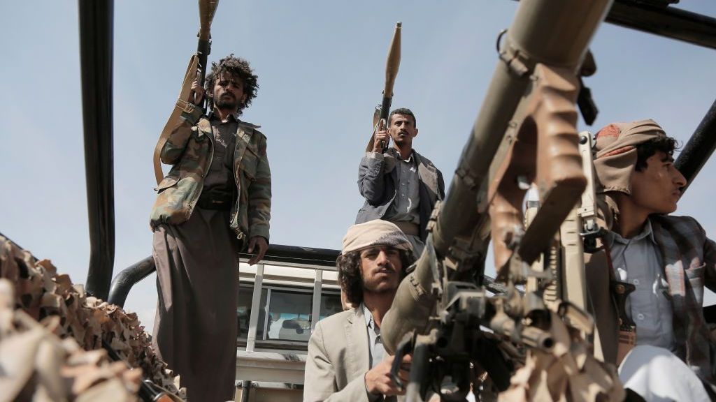 Houthis lançam mísseis contra instalações sauditas no Mar Vermelho