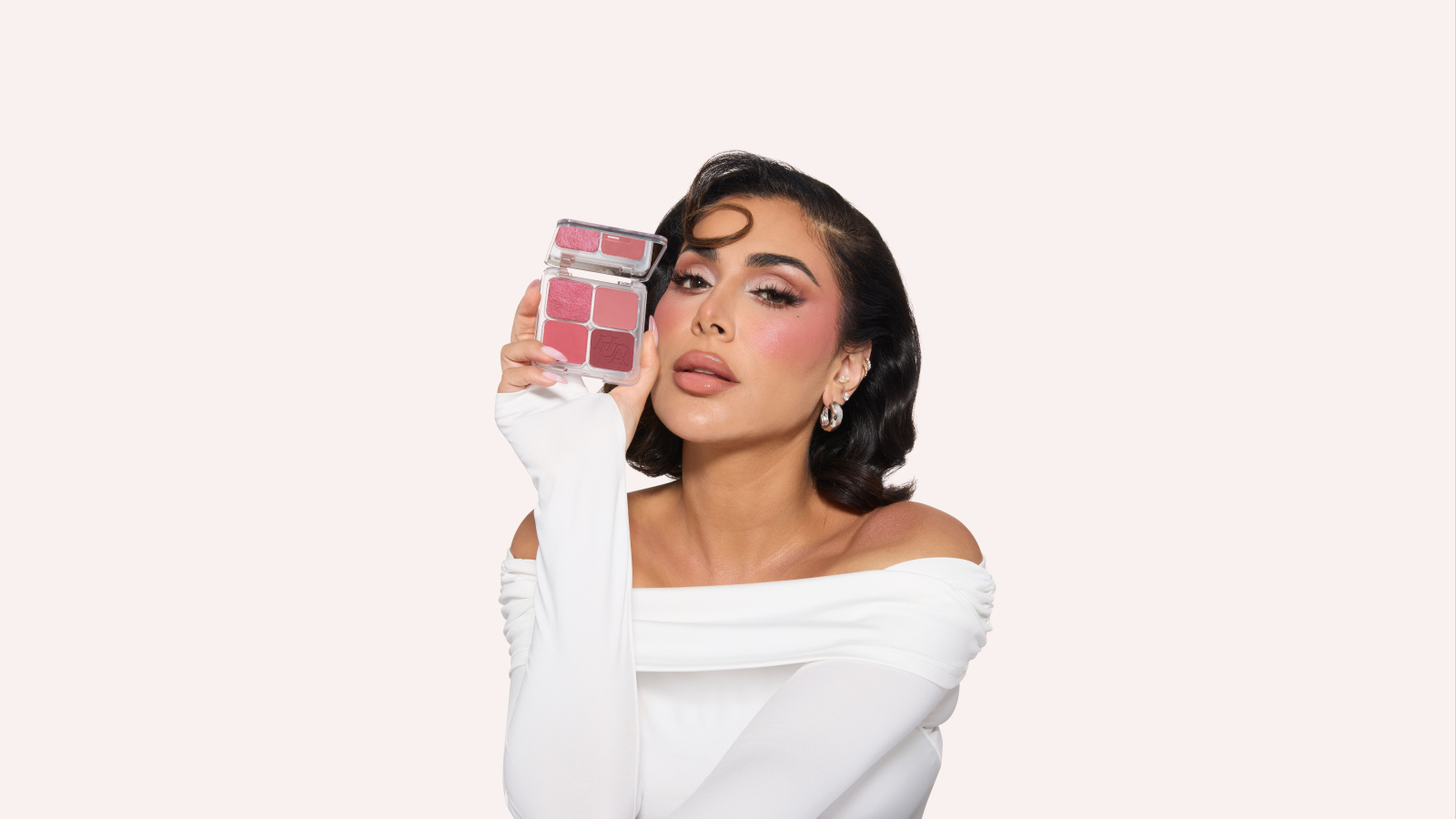 Huda Beauty chega ao Brasil: produtos à venda com exclusividade na Sephora