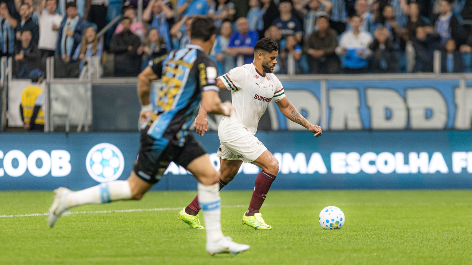 Hulk critica arbitragem e questiona VAR após Fluminense empatar com Grêmio