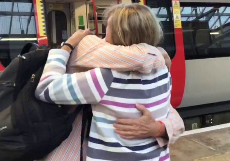 Idosa reencontra irmão perdido após 73 anos com ajuda do LinkedIn