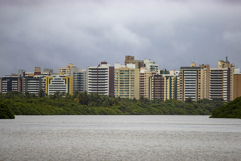 Defesa Civil alerta para previsão de chuvas e ventos moderados nas próximas 48 horas em Sergipe