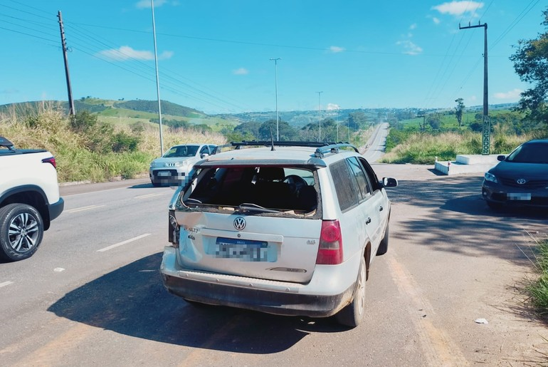 Colisão entre moto e carro deixa homem ferido na SE-270, em Simão Dias