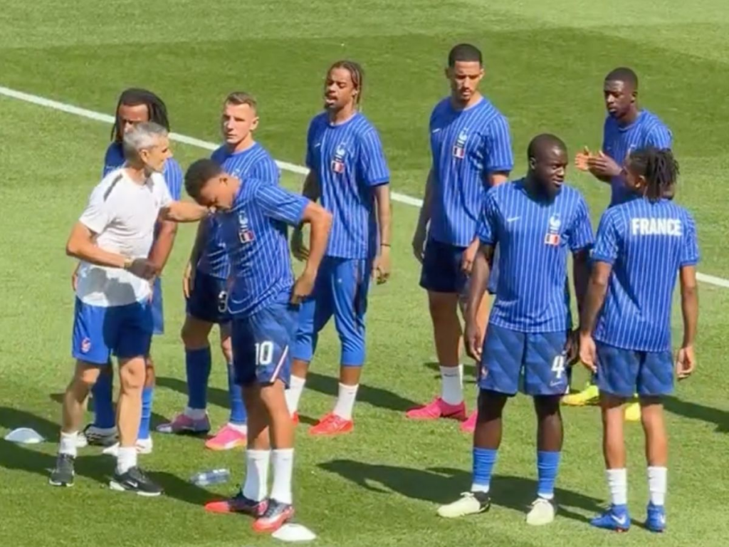 Escândalo na Europa: Ex-primeiro-ministro espanhol profere ataques racistas contra a Seleção Francesa antes de semifinal