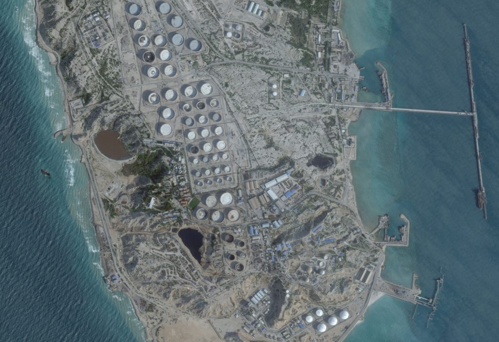 Irã realiza ataques a instalações dos EUA no Bahrein e Kuwait após bombardeios