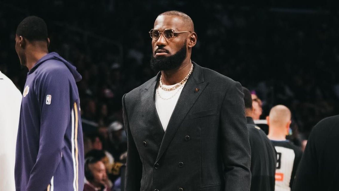 LeBron James fecha com 76ers e morará em Nova York, viajando de helicóptero