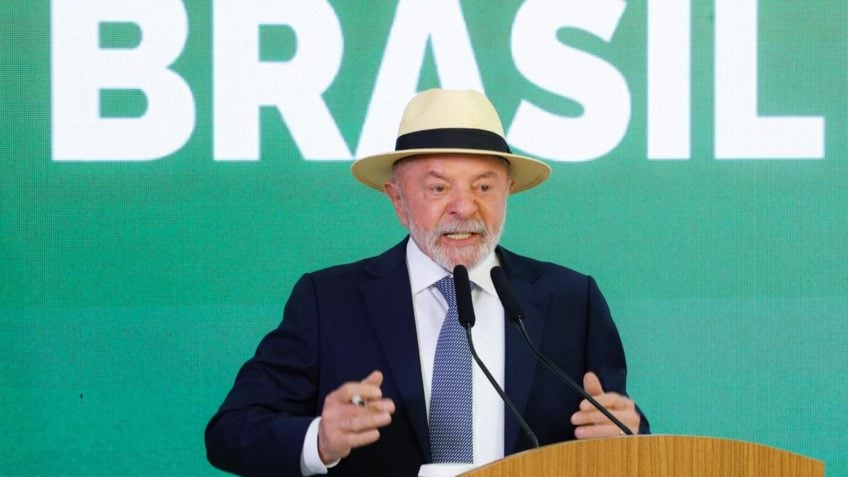 Lula acusa EUA de politizar tarifas e defende soberania brasileira