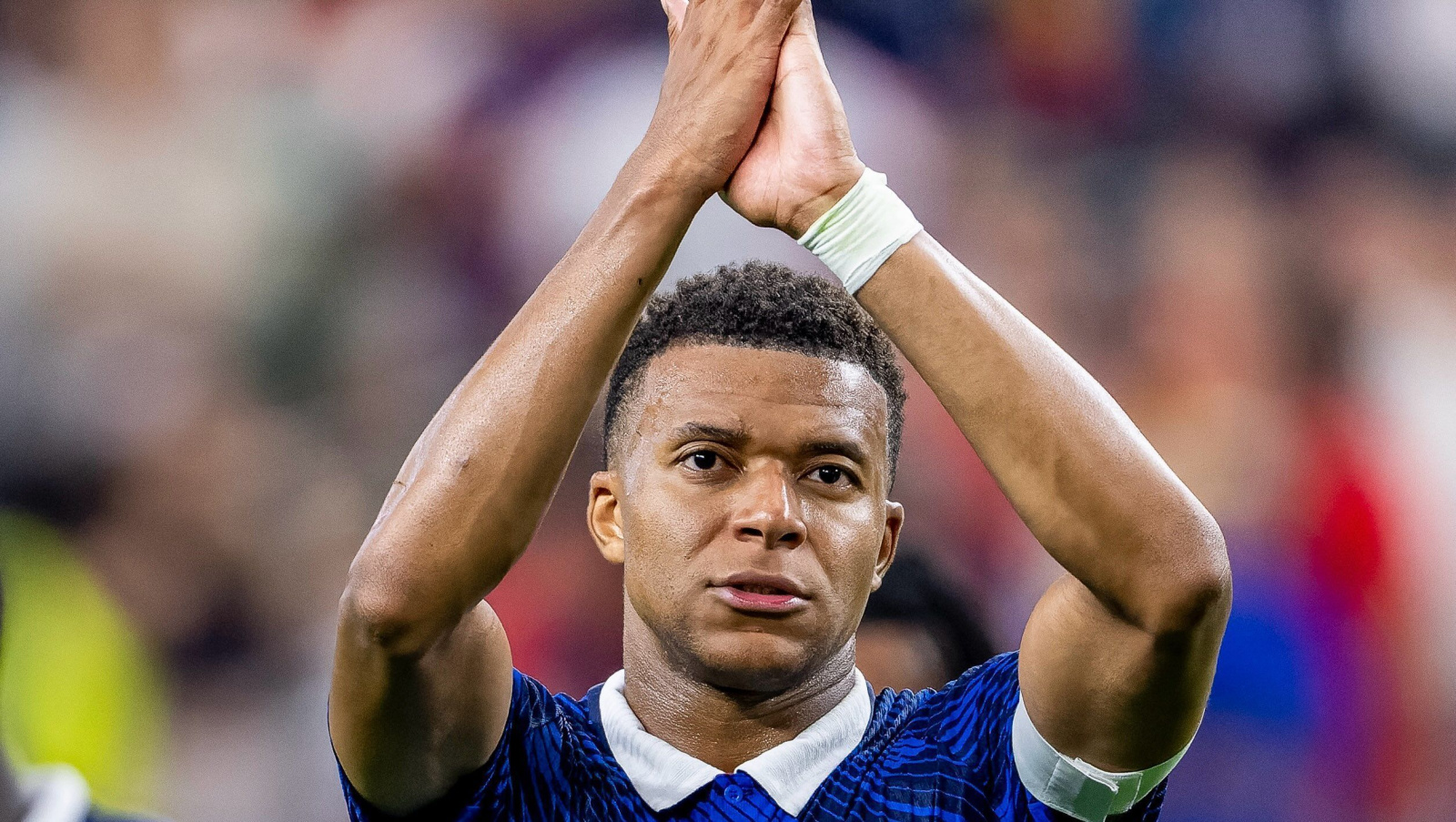 Mbappé publica carta e admite: ‘A derrota dói’ após Copa