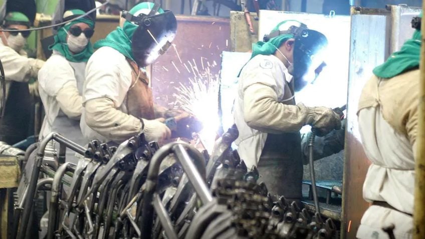 Metalurgia é o setor mais afetado pelo novo tarifaço dos EUA, aponta CNI