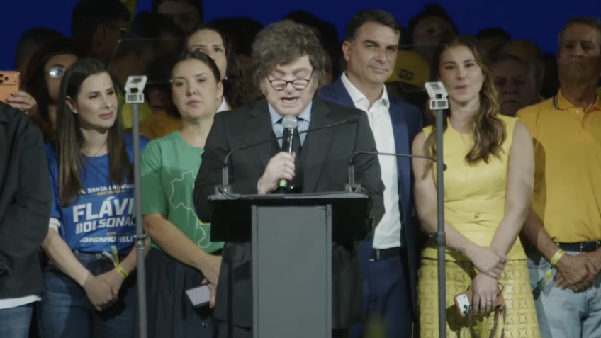 Milei exalta Jair Bolsonaro na convenção do PL em São Paulo