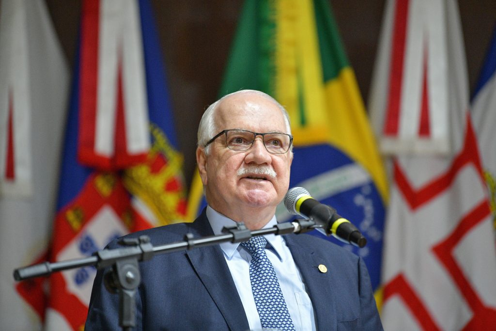Moraes analisa pedido da defesa sobre prisão domiciliar de Bolsonaro