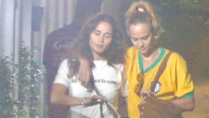 Nanda Costa e Emilie Rey aparecem juntas em fotos que alimentam rumores de romance