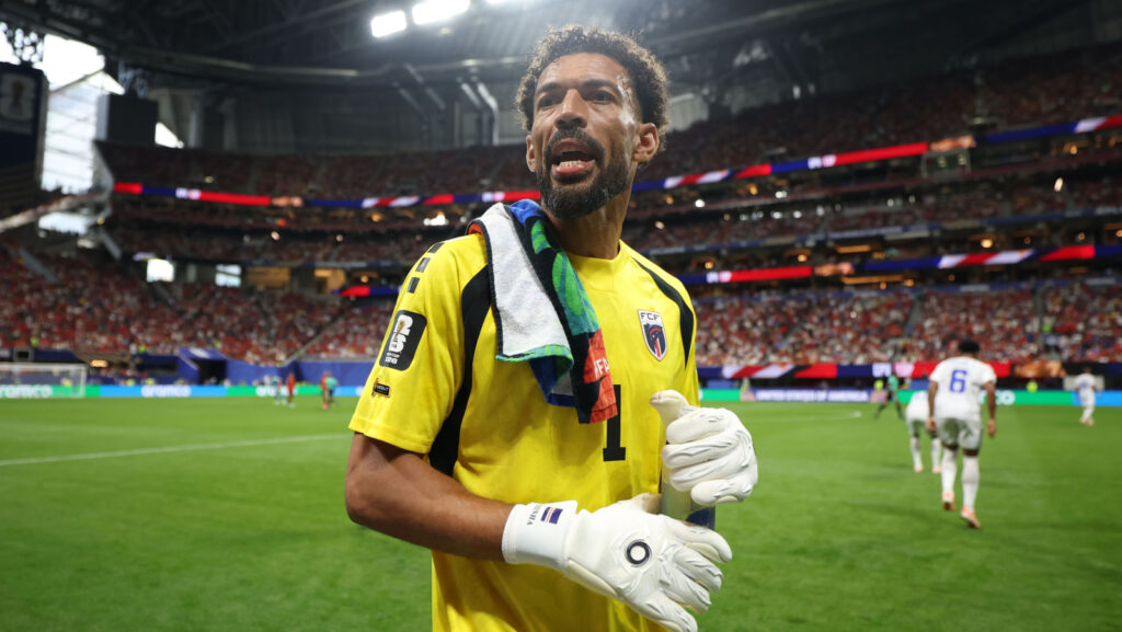 Nova espécie de molusco é batizada em homenagem ao goleiro Vozinha