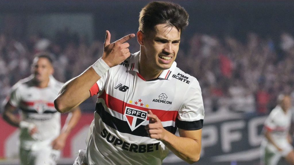 Palmeiras faz história na Copa do Mundo com gols de Arias e Mauricio