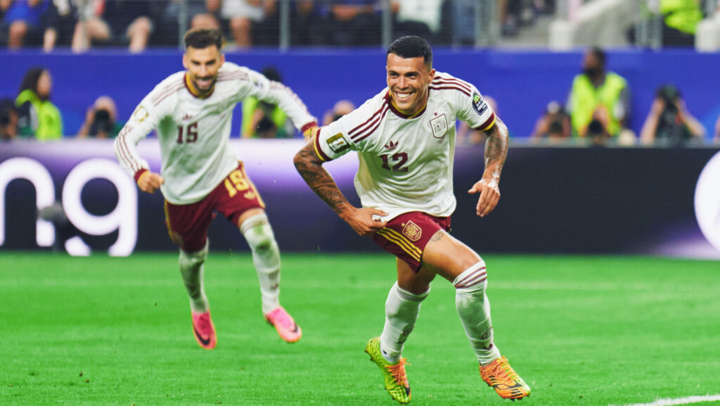 Pedro Porro brilha e garante vitória da Espanha sobre a França na Copa do Mundo