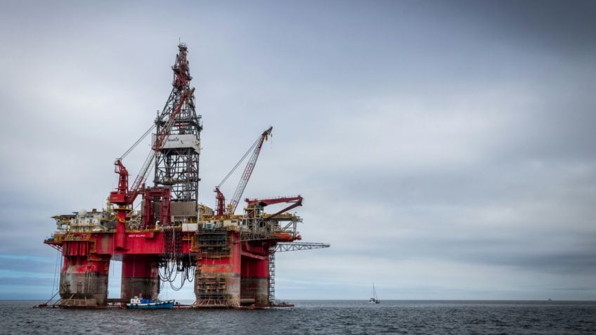 Petróleo Brent registra alta de 1,28% em meio a tensões EUA-Irã