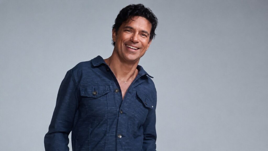 Após sucesso de público, Jorge Vercillo retorna a Aracaju para apresentação especial no Dia dos Pais