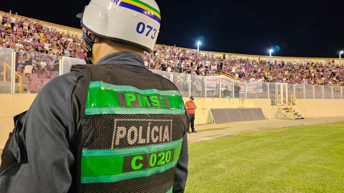 PM mobiliza 300 policiais e garante ordem no clássico Confiança x Itabaiana