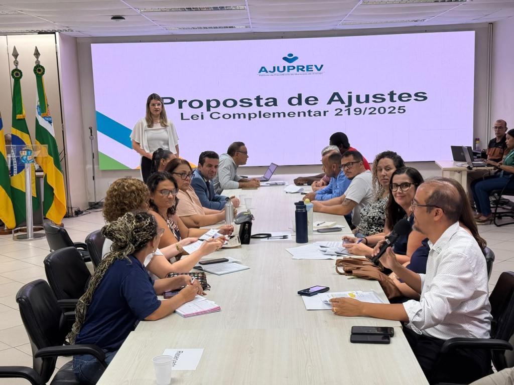 PMA realiza reunião com centrais sindicais para discutir previdência municipal