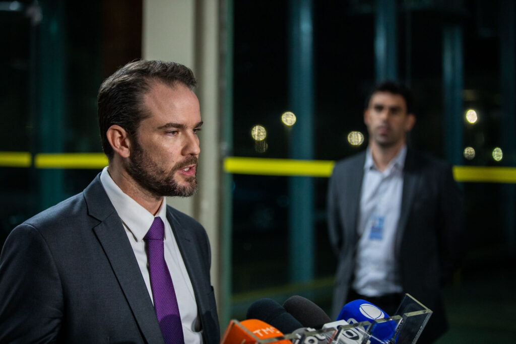 Prazo para EUA decidirem sobre tarifas contra o Brasil termina hoje