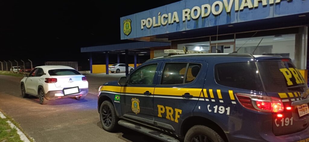 PRF apreende remédios sem receita e produtos importados em Cristinápolis