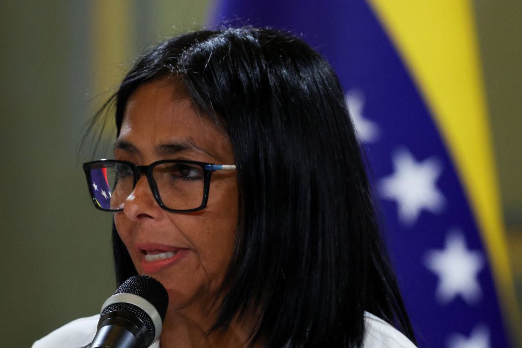 Professor da FGV alerta sobre concentração de poder na presidência de Trump