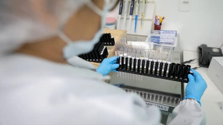 PUC-Rio utiliza IA para identificar peptídeos não alergênicos em cosméticos