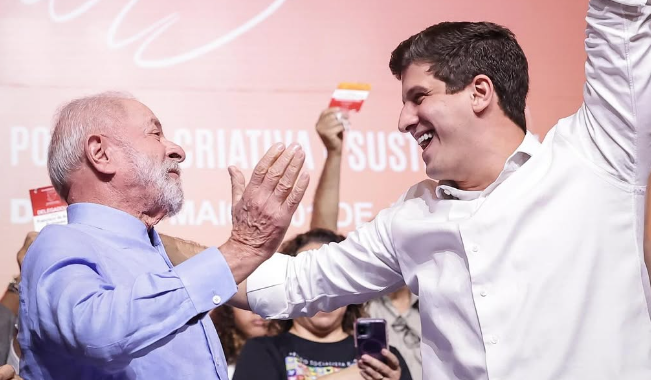 Republicanos oficializa Carlos Costa como vice de João Campos em Pernambuco