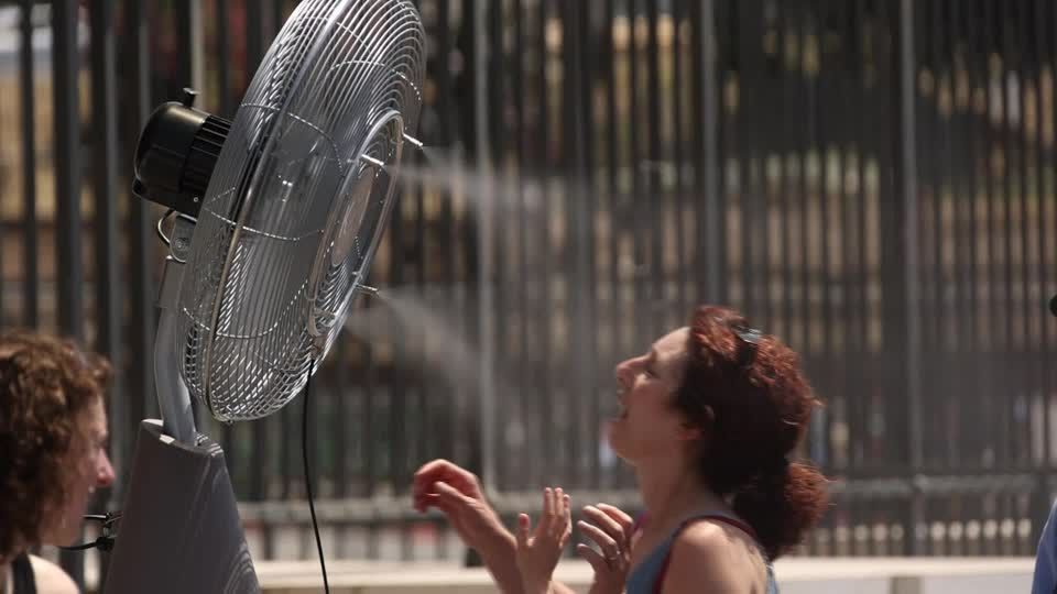 Roma oferece sessões de cinema gratuitas para combater onda de calor