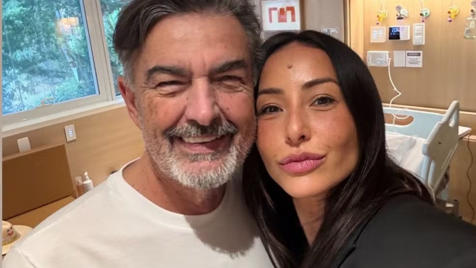 Sabrina Sato comemora alta do pai e divide reencontro em vídeo