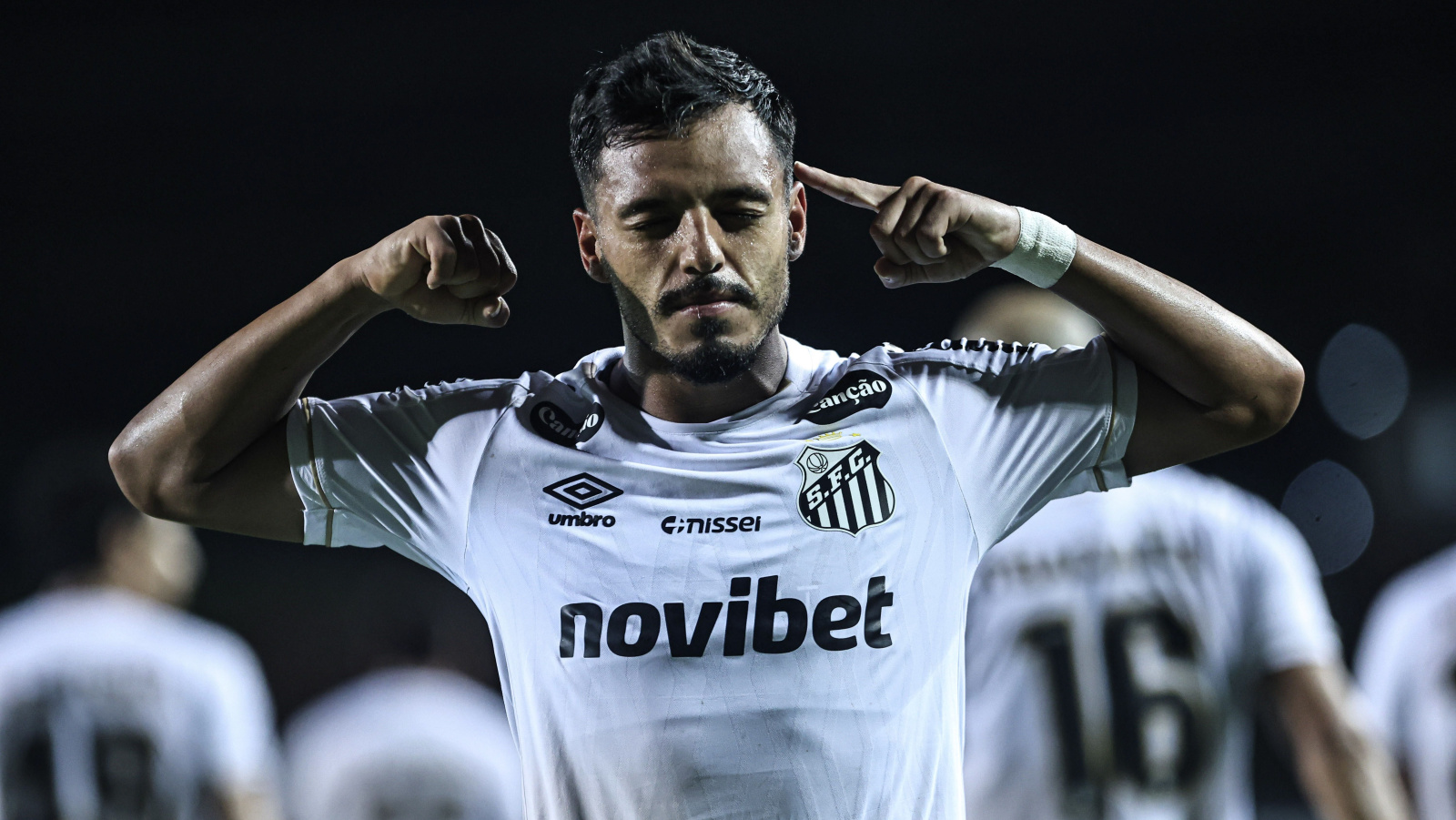 Santos mira sequência contra Chapecoense na Vila Belmiro